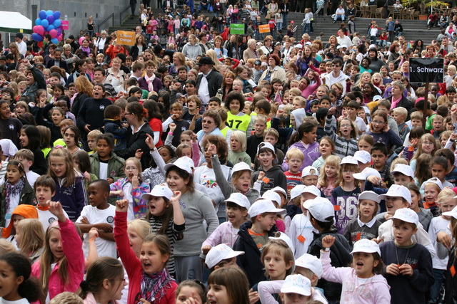 gal/2010/2010 Saitentwist Weltkindertag Burgplatz Essen 20.09.JugendhilfegGmbH Essen/2010 Saitentwist Weltkindertag Burgplatz Jugend Hilfe gGm20.09. 080.jpg